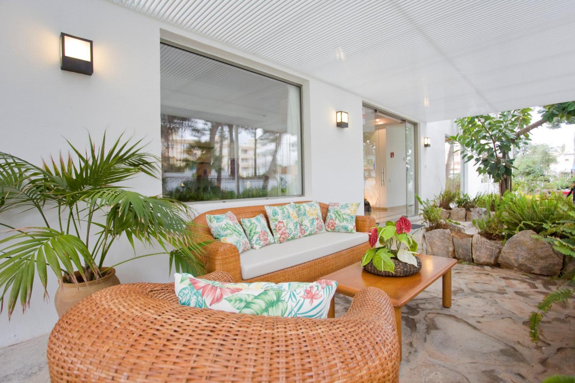 Petit Garden Hotel By Flacalco Cala Ratjada  Exterior photo
